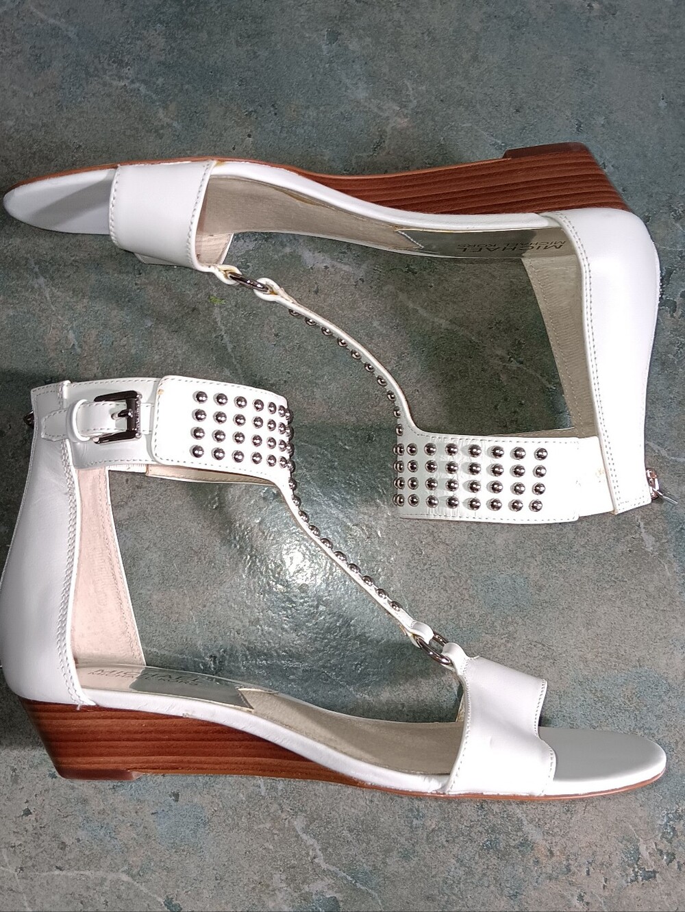 Michael Kors Celena Studded T-Strap Wedge Sandals Leather Optic White 7.5M NEW